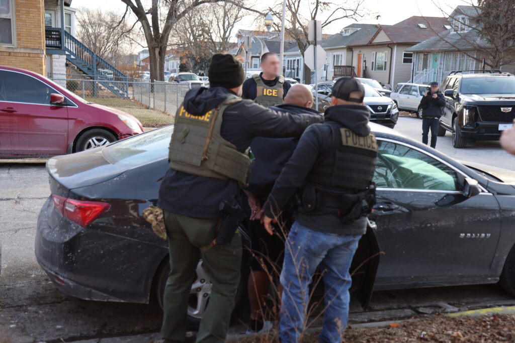 ICE agents make arrest in Chicago